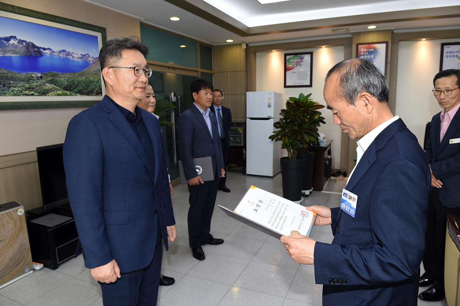 김제시, 전라북도 모범납세자 증명서 전달 이미지(1)
