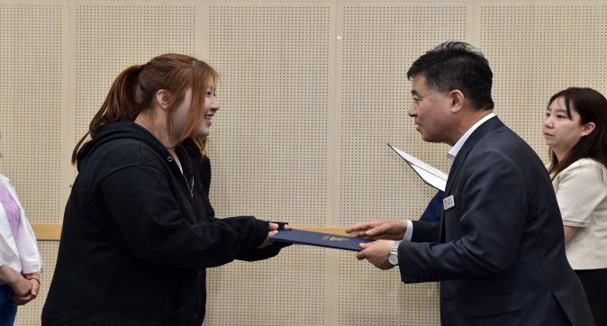 김제사랑장학생장학증서수여식(3).JPG